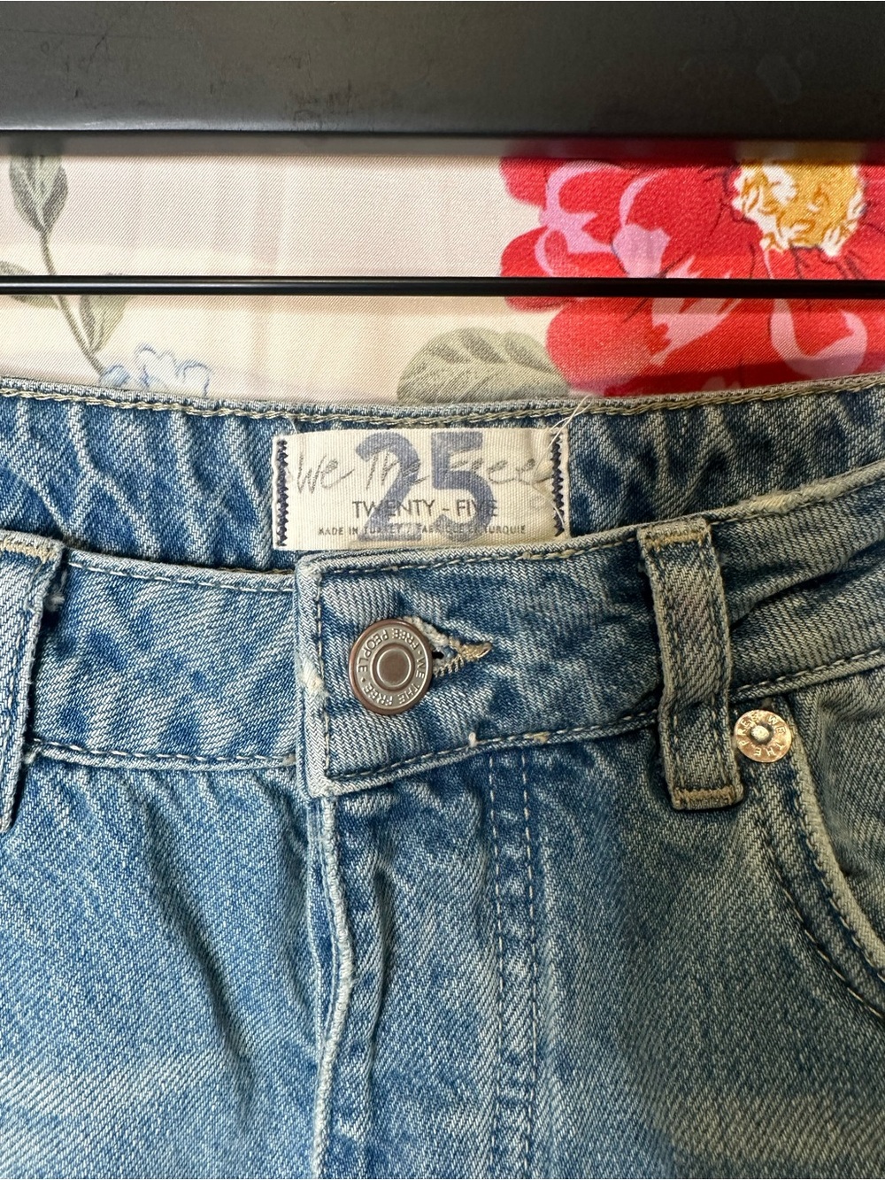 FREE PEOPLE | We the Free Desert Rose Distressed Floral Patchwork Jean | Size 25 - Picture 4 of 5